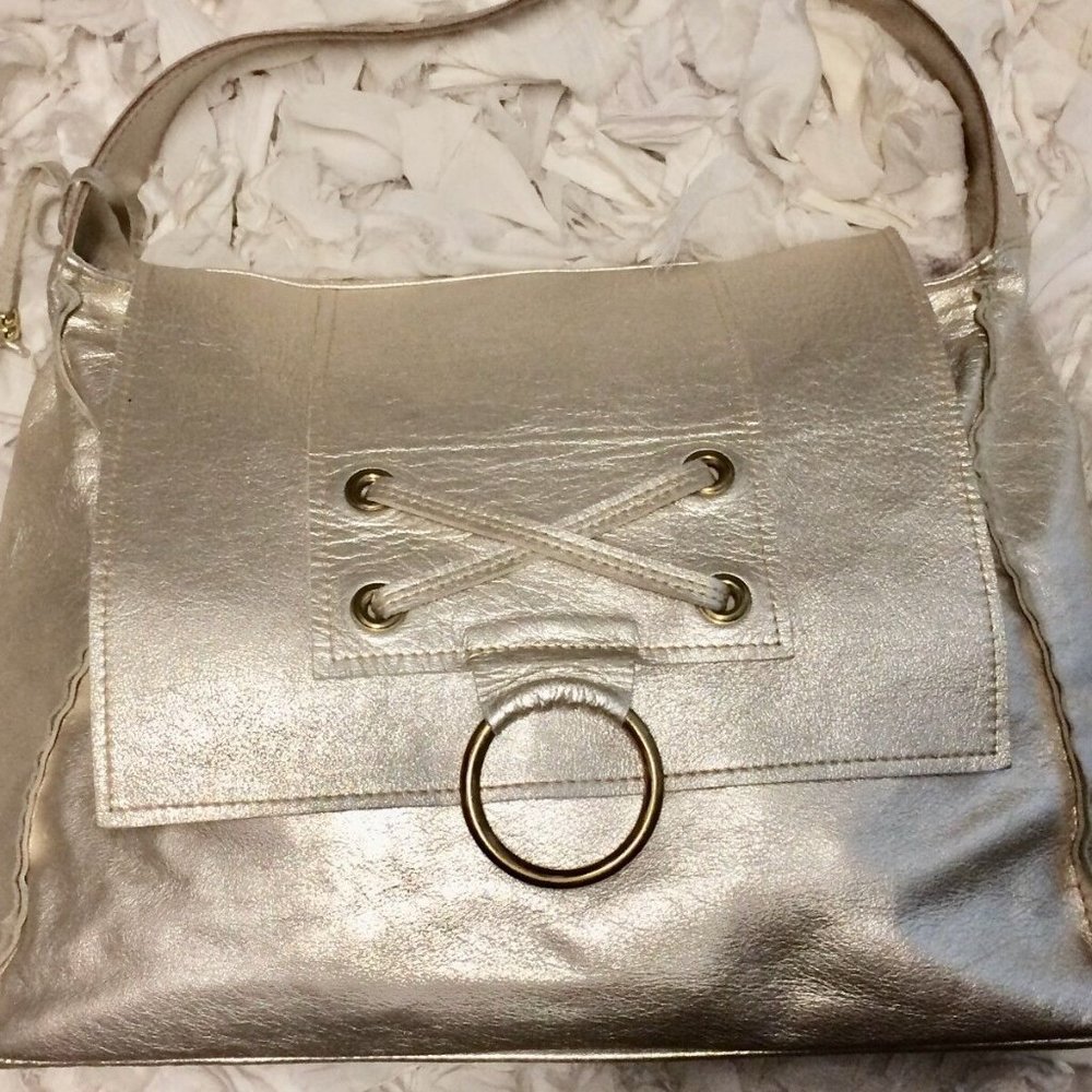 MARNIE BUGS JOSEPHINE HANDBAG IN METALLIC GOLD DISTRESSED LEATHER - Picture 3 of 10